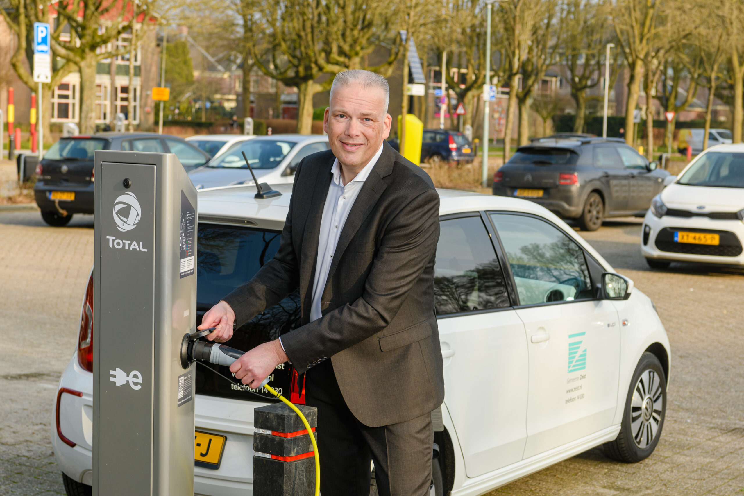 Zeist en MRA-Elektrisch zorgen voor laadplein elektrische auto's